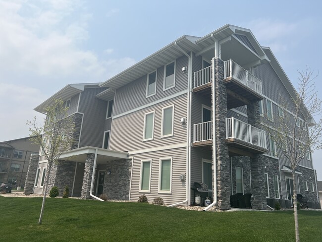 Photo - 2041 Cottonwood Rd
