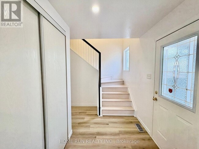 Photo - 52 Collington St