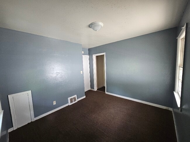 Photo - 1830 S Kneer Ave