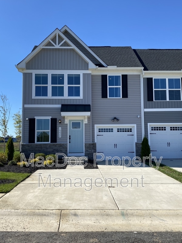 Photo - 18422 Centennial Cir