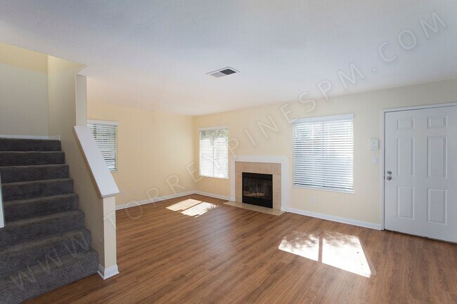 Photo - COMING SOON! 3BR Townhouse with Washer/Dry...