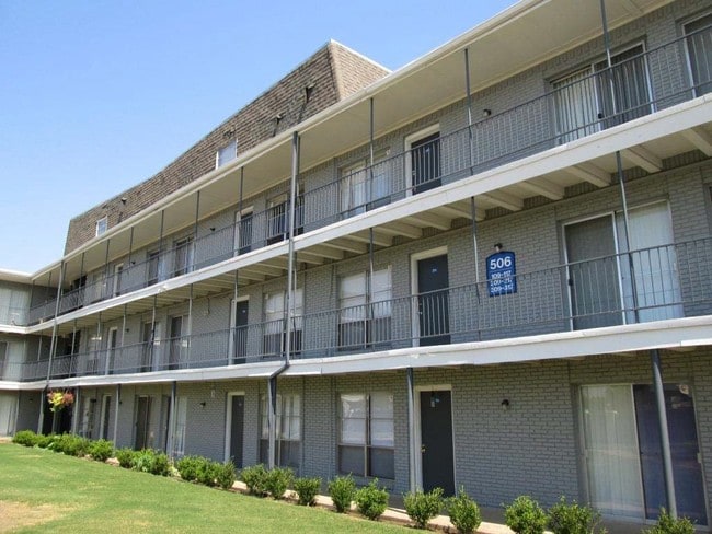 Crescent Ridge Apartments