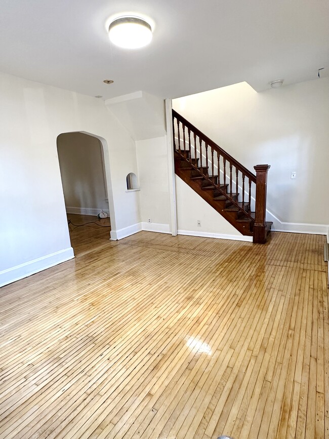 Photo - 1328 Williamson St