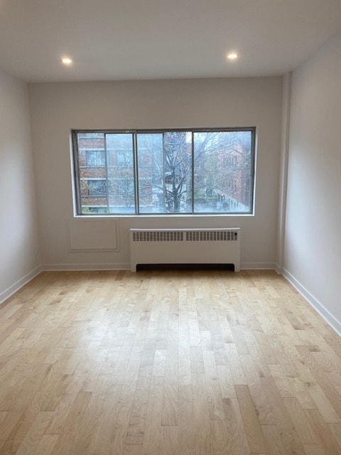 Photo - 5497A Av. Victoria Unit 103