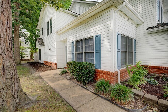 Photo - 159 Rustling Oak Ridge