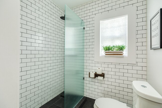 Photo - 4417 Avenue R