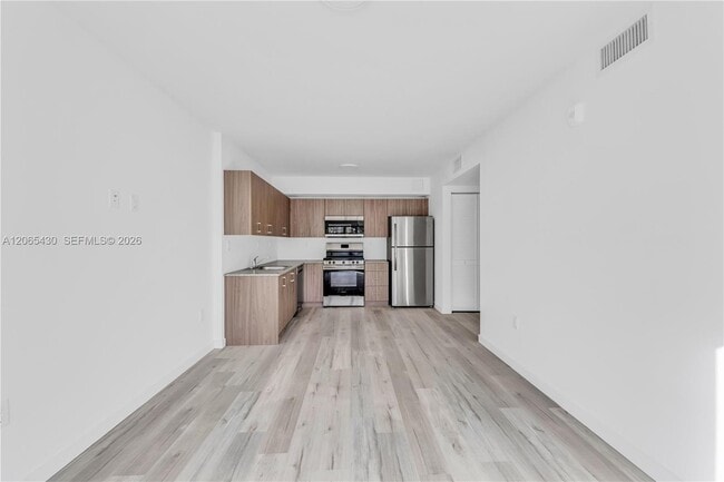 Building Photo - 175 NW 160th St Unit 103