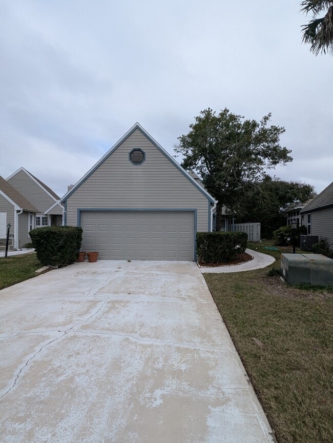 Photo - 108 N Lake Cir