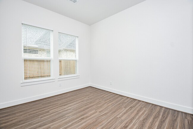 Photo - 7622 Ridgeside Dr