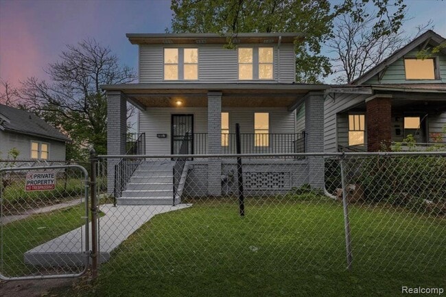 Photo - 3957 Lenox St