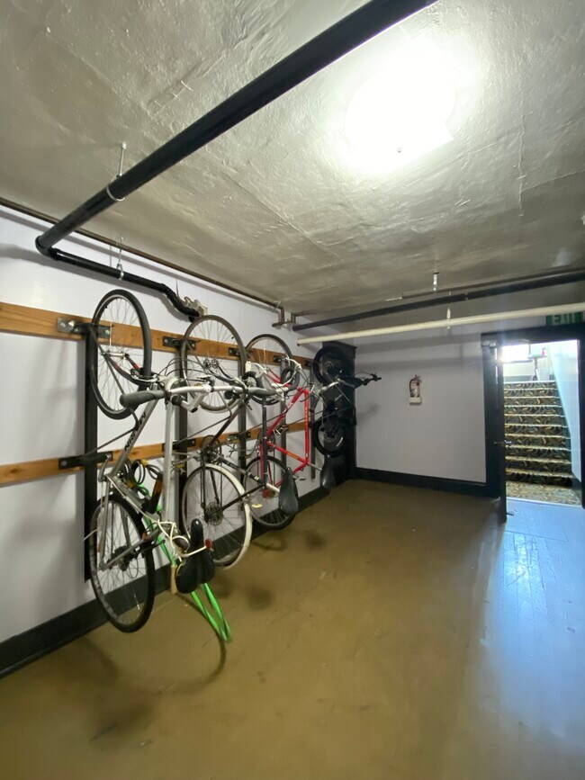 Photo - 1421 On Queen Anne Apartments