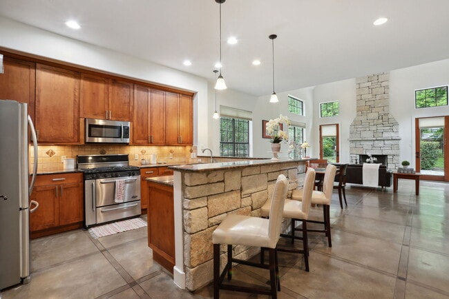 Photo - 2309 Kinney Rd