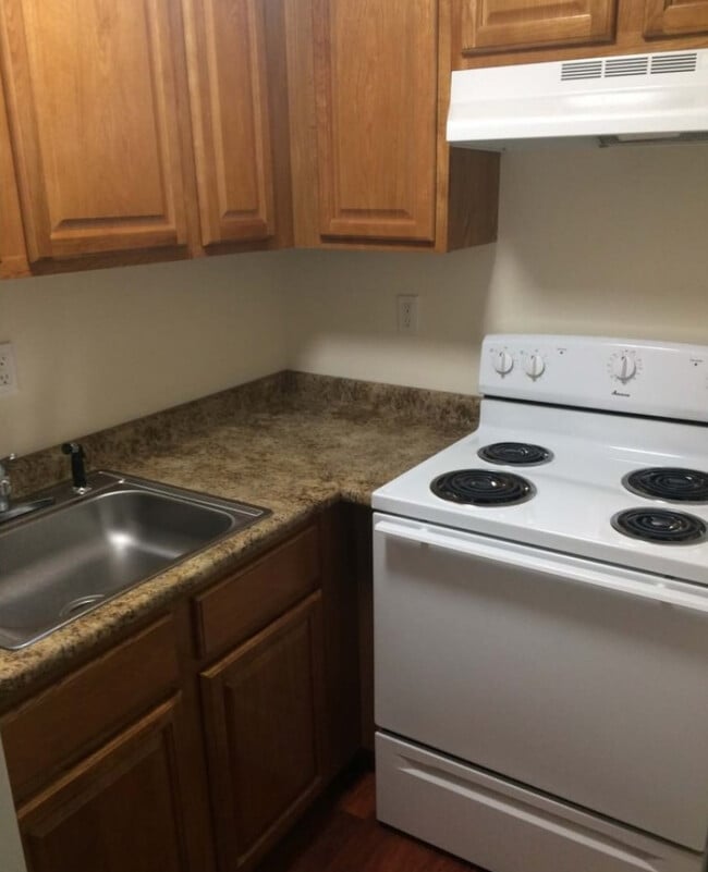 Photo - 755 Wethersfield Ave Unit B14