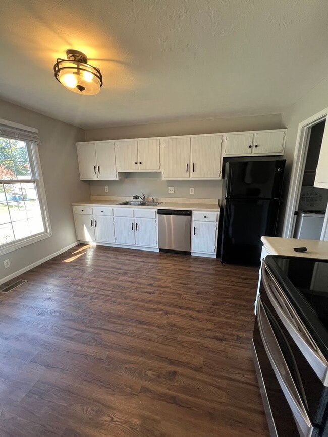 Photo - 81-83 Amherst Unidad 81 Amherst