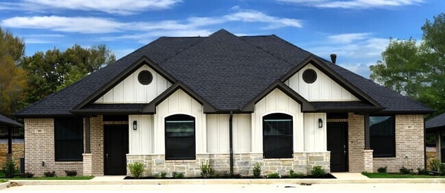 Building Photo - Grande Village #1402 Rental
