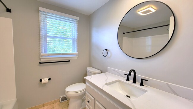 Building Photo - 35 Broezel Ave Unit 35 Rental
