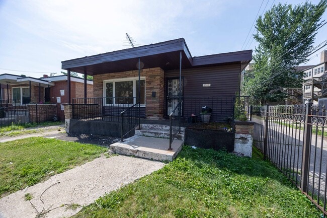 Photo - 1749 E 71st Pl House