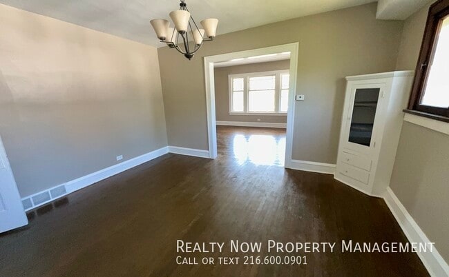 Photo - 949 Helmsdale Rd Unidad 1