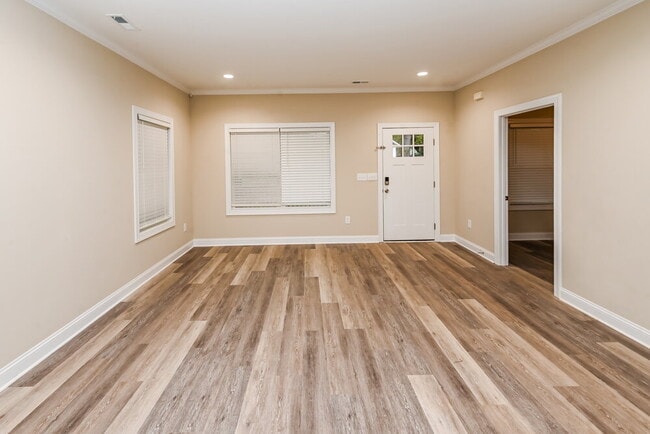 Photo - 2118 Ravendale St