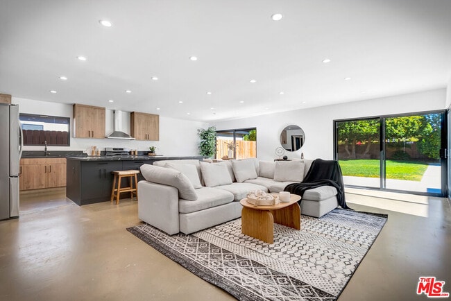 Photo - 6236 Sale Ave