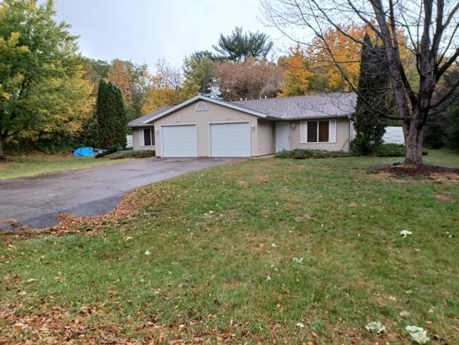 Building Photo - 11840 26th Ave