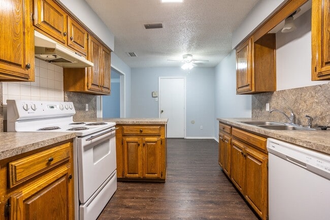 Photo - 362 S Stewart Ave