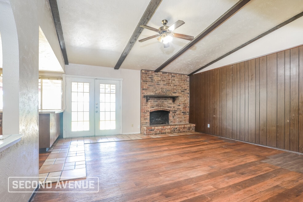 160 Crestwood Blvd