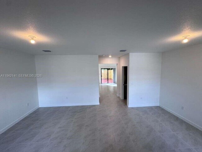 Photo - 1549 NE 3rd Ave