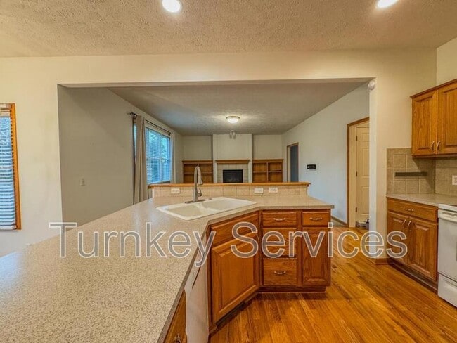 Photo - 15222 Curtis Ave