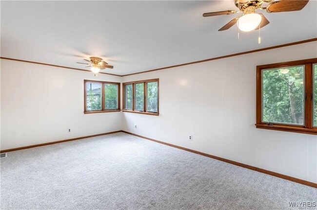 Photo - 130 Alberta Dr