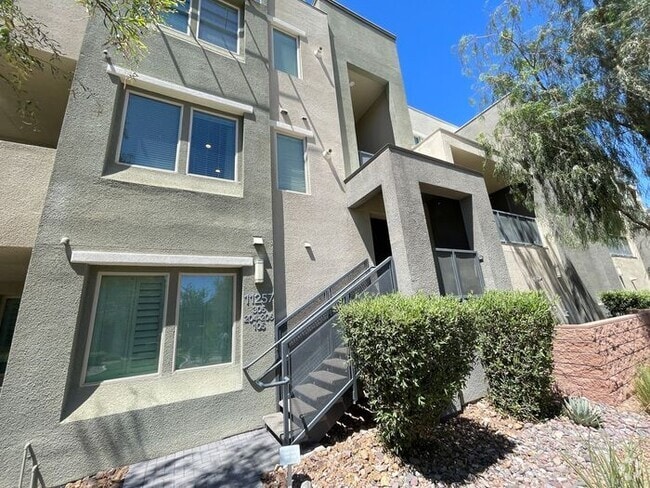 Building Photo - 11257 Rainbow Peak Ave Rental