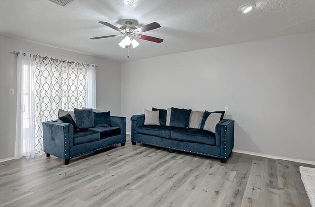 Sala de estar - 10826 Lynbrook Dr Unidad B