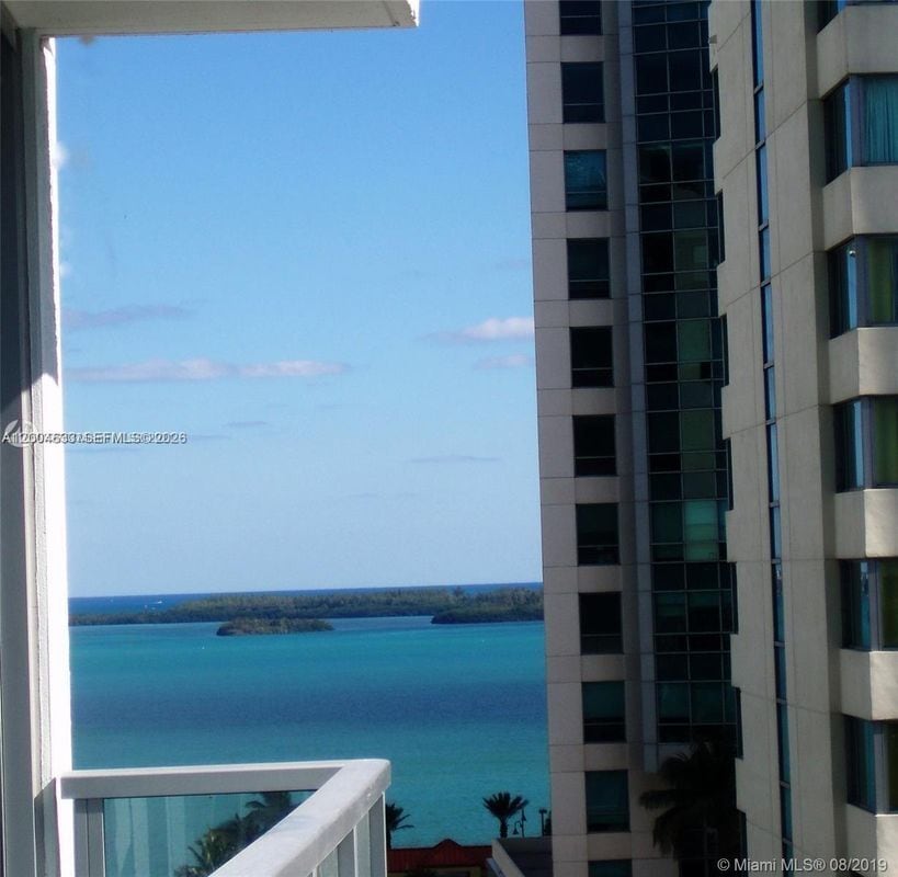 Photo - 1060 Brickell Ave Unidad 1409