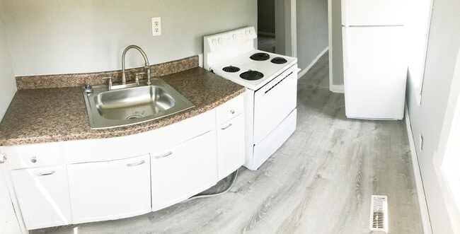 Photo - ALL ELECTRIC! 1Bed/1Bath Single Family Home! Newly Renovated!