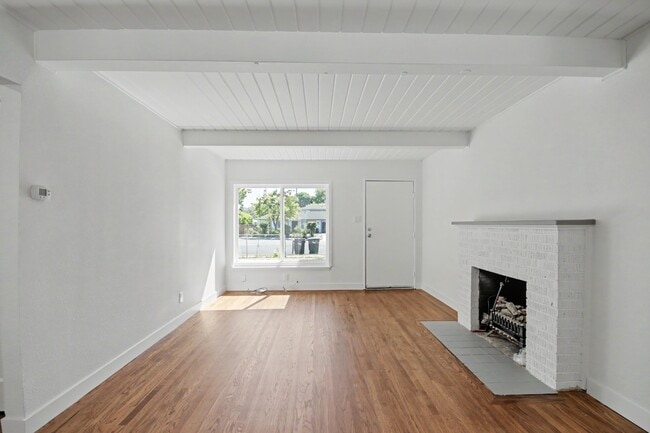 Photo - 1125 Henderson Ave