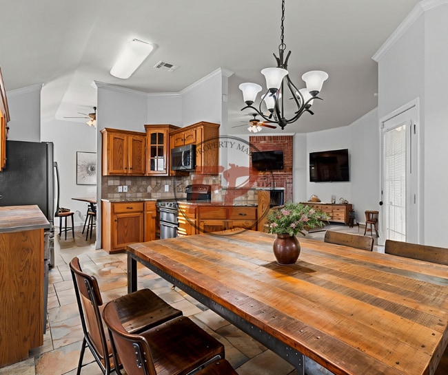 Photo - 10105 Salem Way