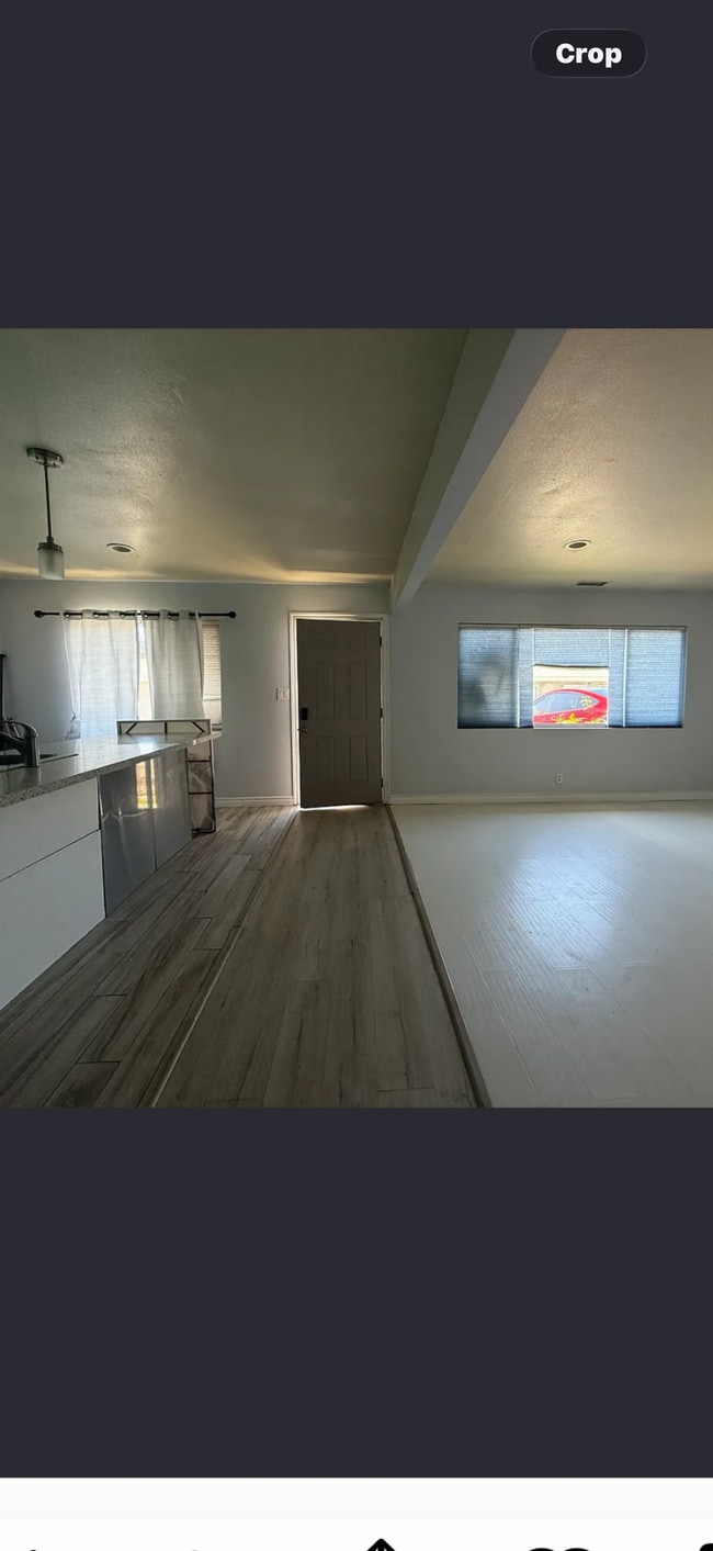 Photo - 8402 Slater Ave