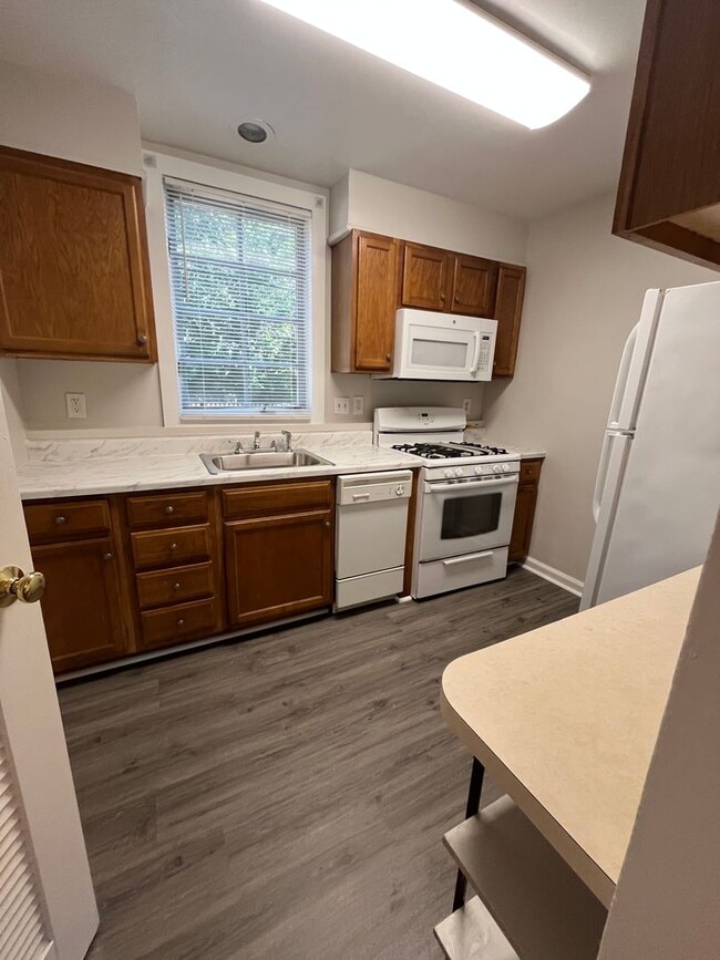 Photo - 133 W Reed Ave