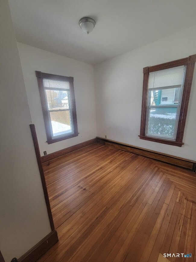 Photo - 320 Olivia St