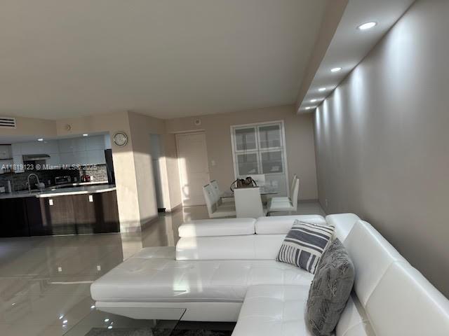 Photo - 100 Bayview Dr Unit 904