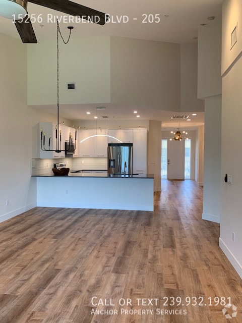 Building Photo - 15256 Riverbend Blvd Rental