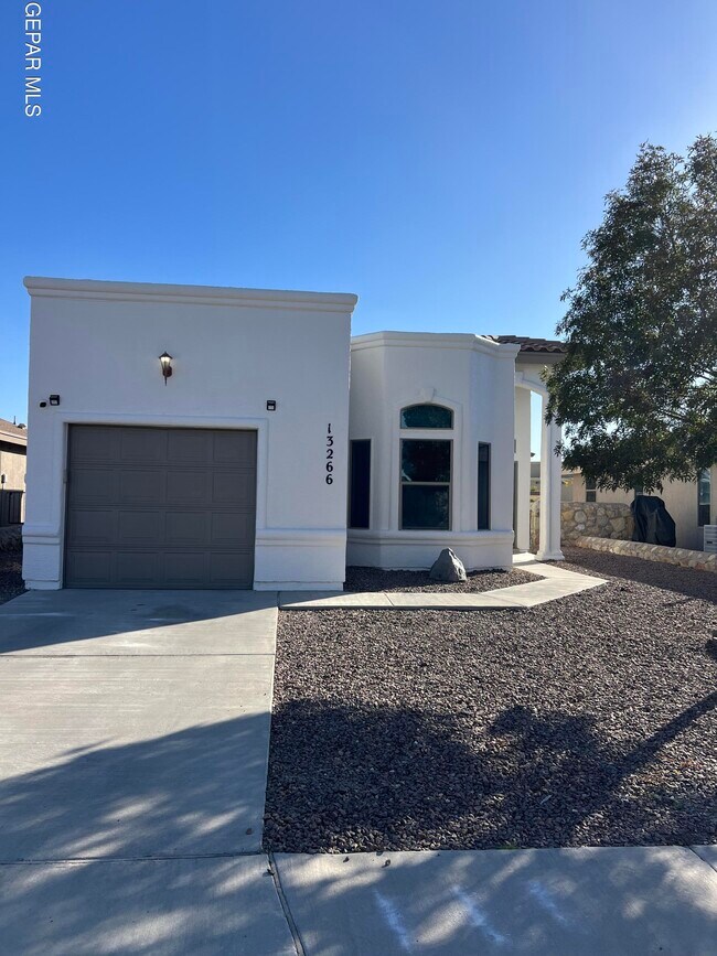 Building Photo - 13266 Kestrel Ave