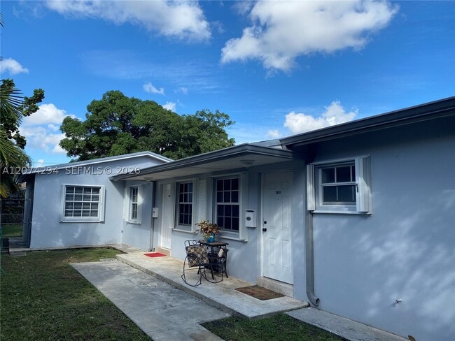 Building Photo - 2601 SW 18th St Unit 2601