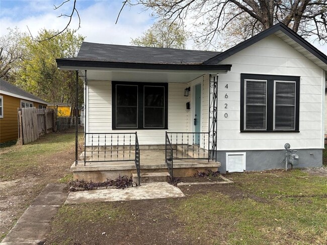 Building Photo - 4620 Bennett Ave