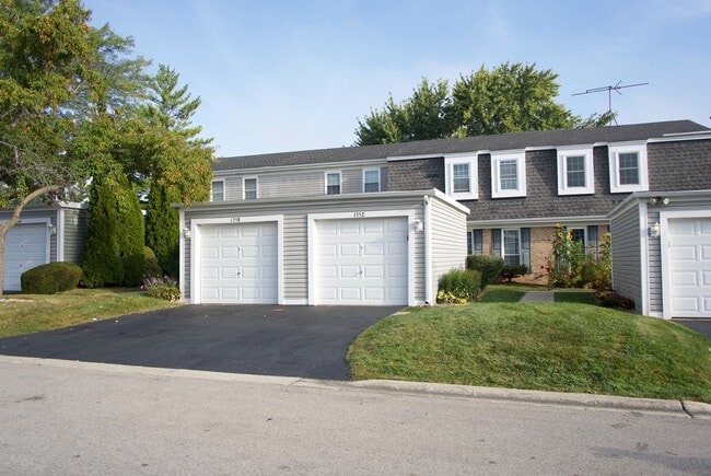 Building Photo - 1352 Oxford Cir Rental