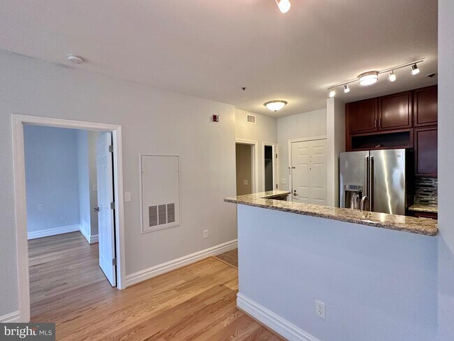 Photo - 1625 International Dr Unidad 114