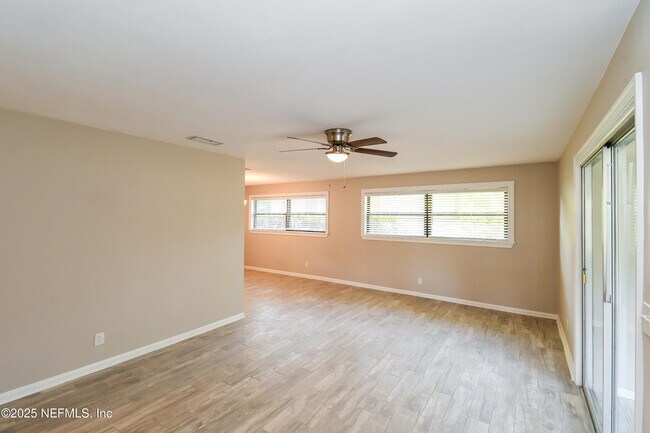 Photo - 5011 Bedford Forest Dr