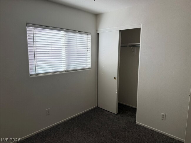 Photo - 203 Lynbrook St