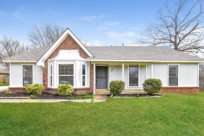 Photo - 3890 Birchshade Cove