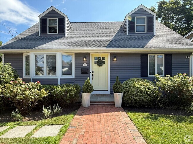 Building Photo - 186 Nassau Rd Rental